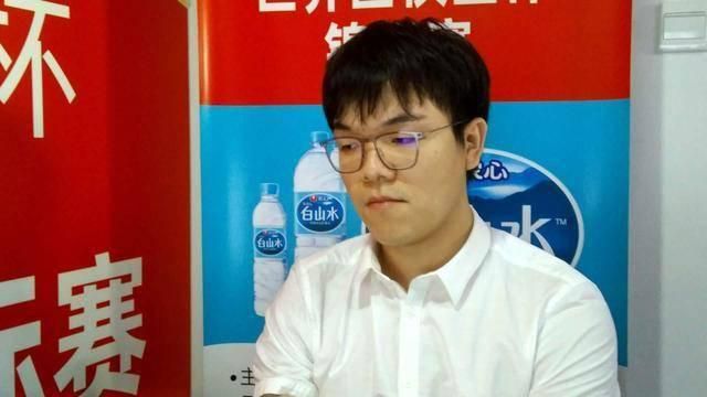 据知名记者罗马诺透露，切尔西接近签下塞内加尔17岁中场迪翁古。